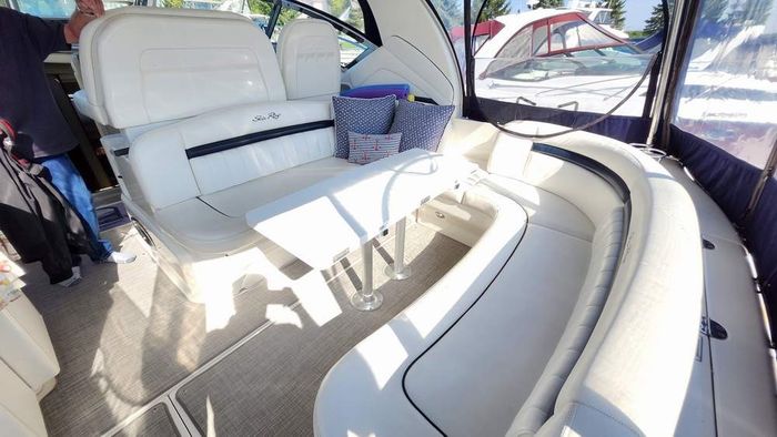 2005 Sea Ray 390 Sundancer Photo 15 of 48