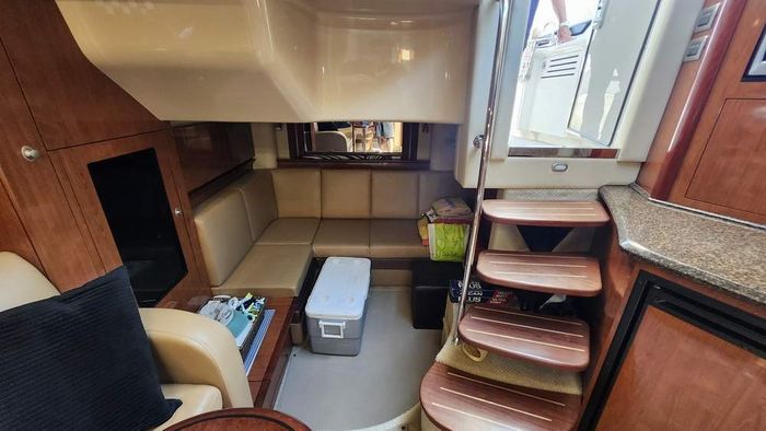 2005 Sea Ray 390 Sundancer Photo 19 of 48