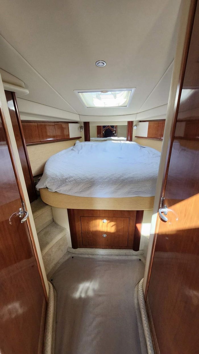 2005 Sea Ray 390 Sundancer Photo 31 of 48
