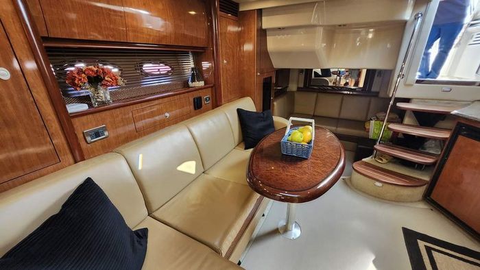 2005 Sea Ray 390 Sundancer Photo 23 of 48