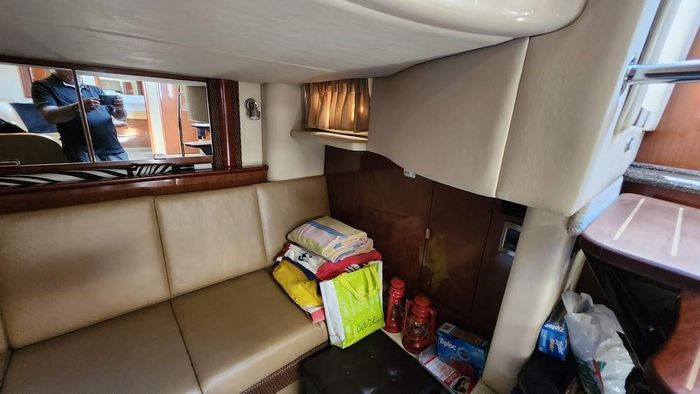 2005 Sea Ray 390 Sundancer Photo 20 of 48