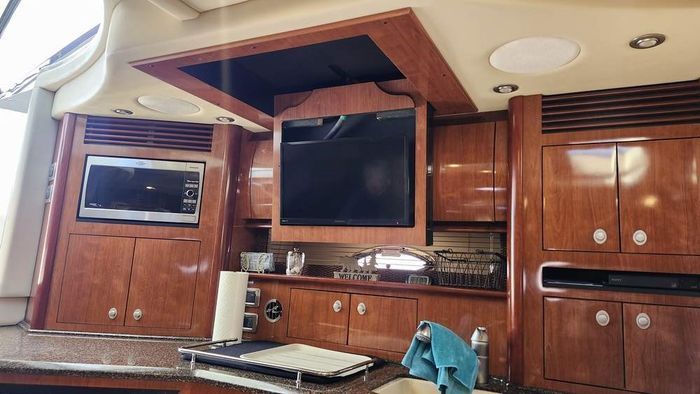 2005 Sea Ray 390 Sundancer Photo 27 of 48