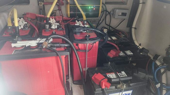 2005 Sea Ray 390 Sundancer Photo 40 of 48