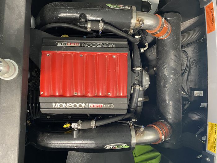 2014 Malibu VTX20 Photo 3 of 13