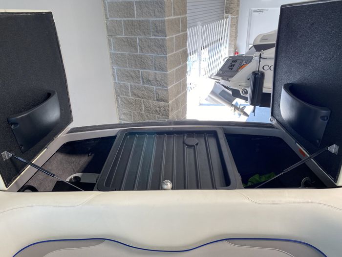 2014 Malibu VTX20 Photo 2 of 13
