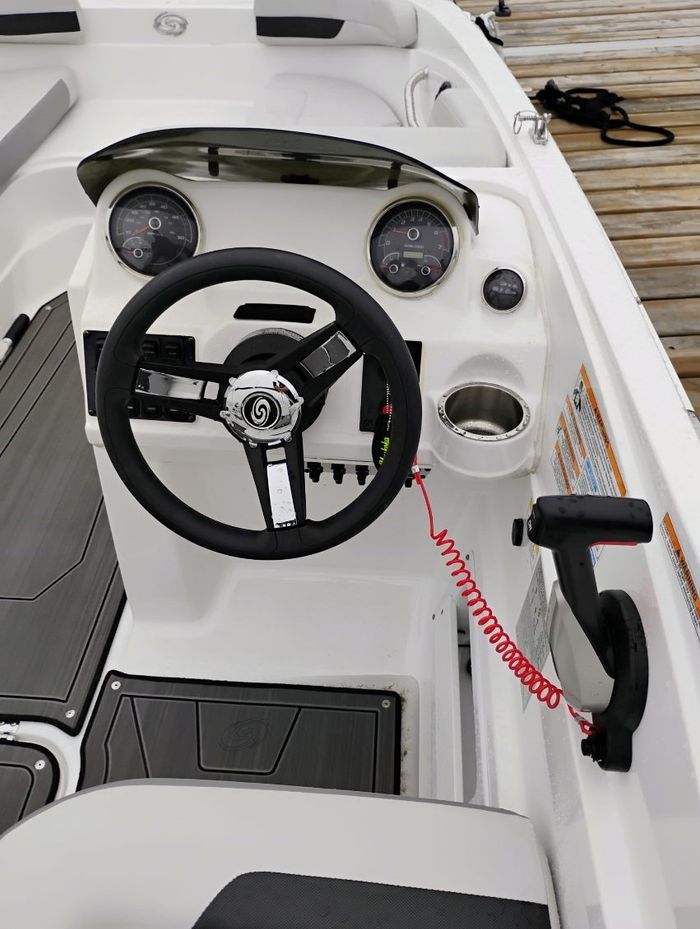 2022 Godfrey Pontoons HURRICANE SS/185 Photo 9 of 12