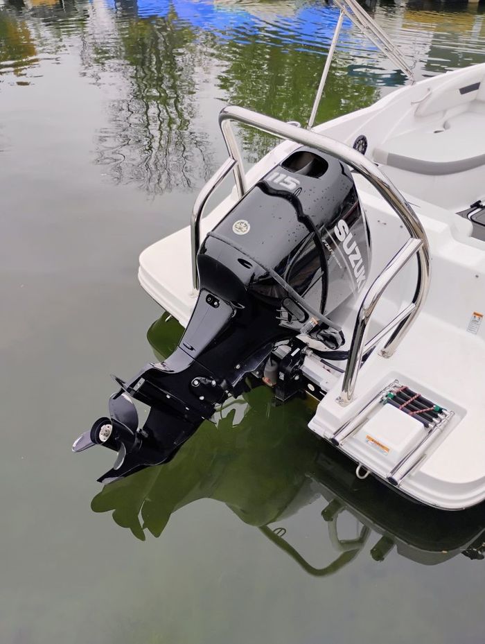 2022 Godfrey Pontoons HURRICANE SS/185 Photo 10 of 12