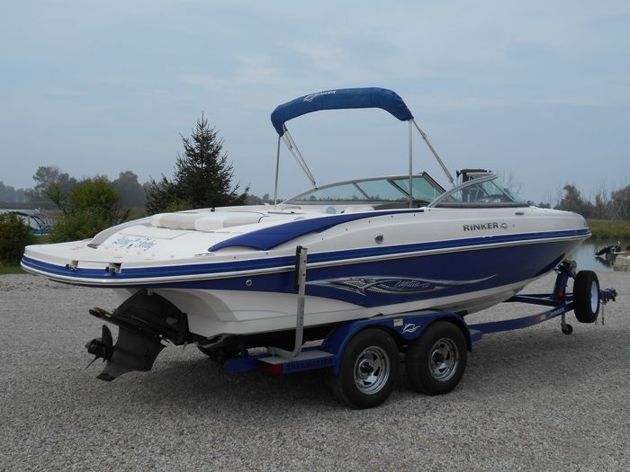 2007 Rinker 226 Captiva Photo 9 of 47