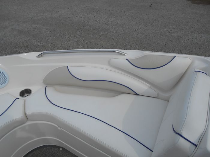 2007 Rinker 226 Captiva Photo 38 of 47