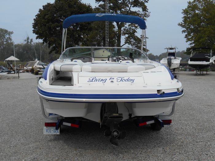 2007 Rinker 226 Captiva Photo 13 of 47