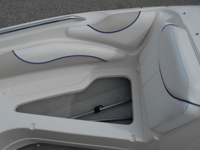 2007 Rinker 226 Captiva Photo 39 of 47