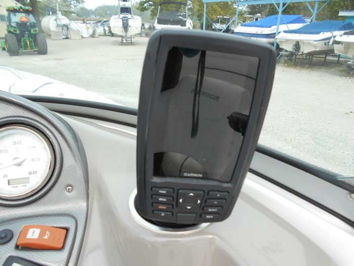 2007 Rinker 226 Captiva Photo 30 of 47