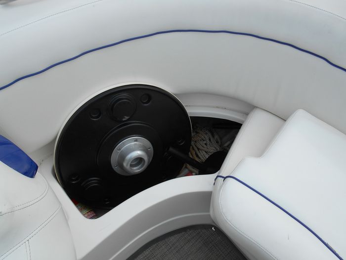 2007 Rinker 226 Captiva Photo 25 of 47
