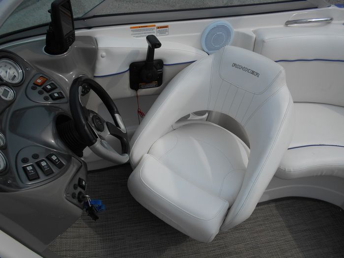 2007 Rinker 226 Captiva Photo 45 of 47