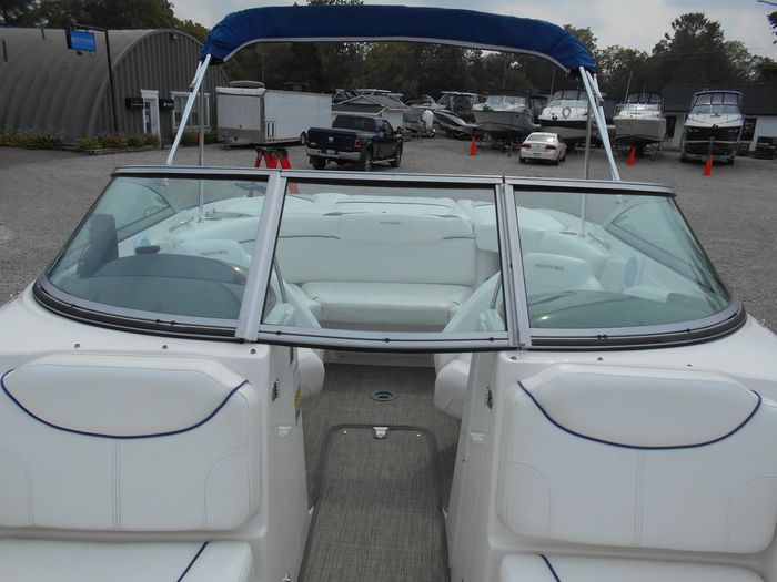 2007 Rinker 226 Captiva Photo 34 of 47