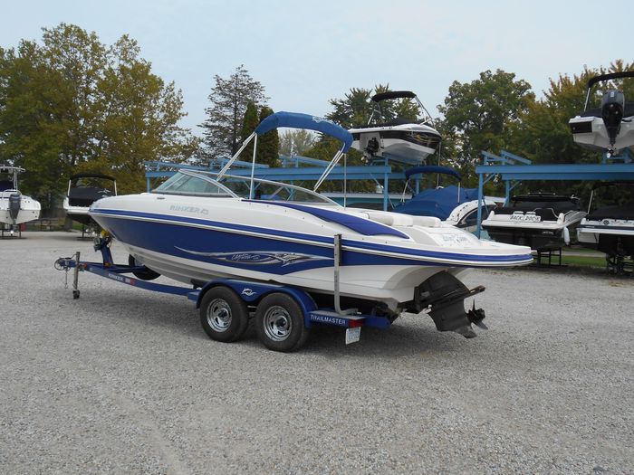 2007 Rinker 226 Captiva Photo 12 of 47