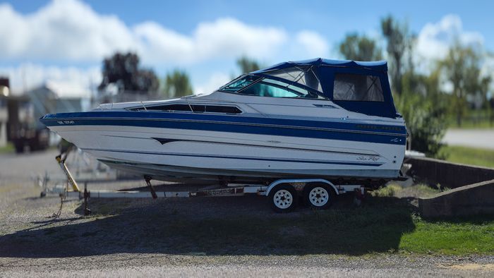 1988 Sea Ray Sundancer 268 Photo 2 of 14