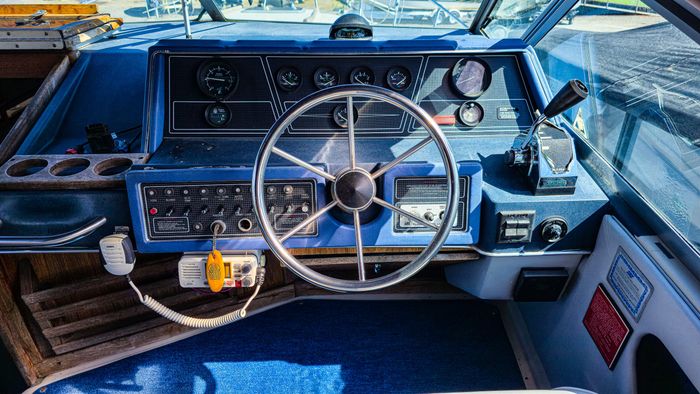 1988 Sea Ray Sundancer 268 Photo 4 of 14