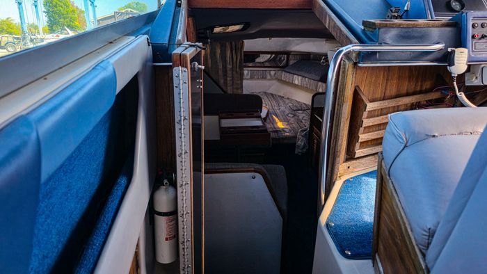 1988 Sea Ray Sundancer 268 Photo 6 of 14