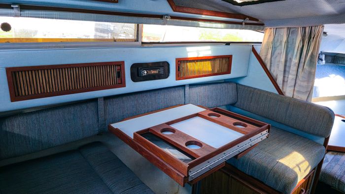 1988 Sea Ray Sundancer 268 Photo 7 of 14