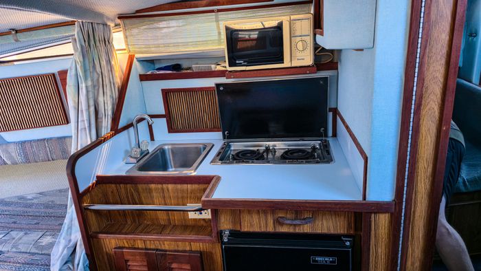 1988 Sea Ray Sundancer 268 Photo 8 of 14