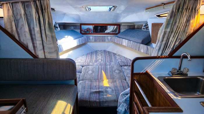 1988 Sea Ray Sundancer 268 Photo 10 of 14