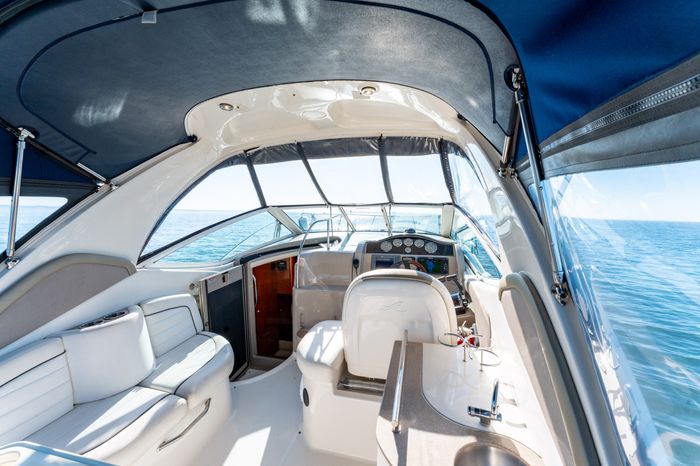 2006 Sea Ray 290 Sundancer Photo 14 of 32