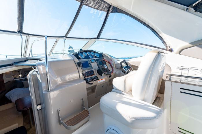 2006 Sea Ray 290 Sundancer Photo 15 of 32