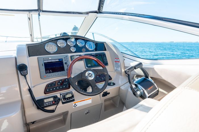 2006 Sea Ray 290 Sundancer Photo 16 of 32