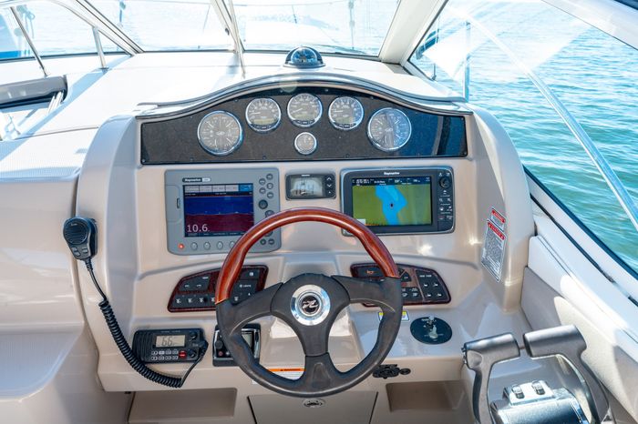 2006 Sea Ray 290 Sundancer Photo 17 of 32