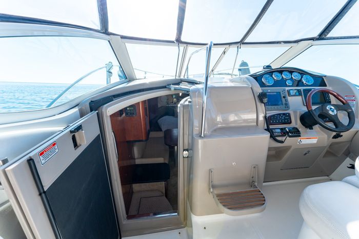 2006 Sea Ray 290 Sundancer Photo 18 of 32