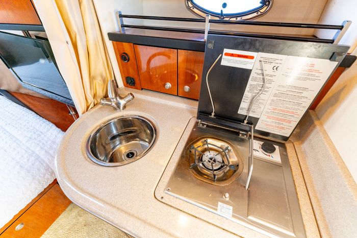 2006 Sea Ray 290 Sundancer Photo 23 of 32