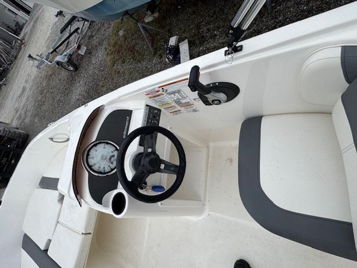 2018 Bayliner E18 Photo 4 of 5