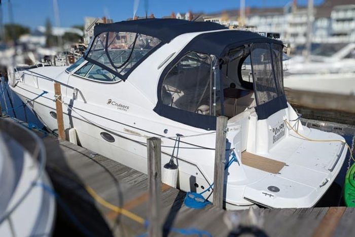 2000 Cruisers Yachts 3375 Photo 4 sur 93