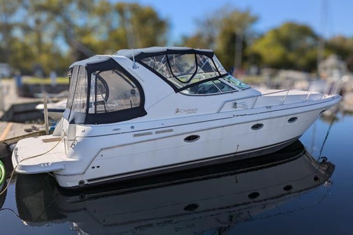 2000 Cruisers Yachts 3375 Photo 9 sur 93