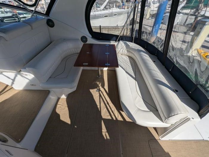 2000 Cruisers Yachts 3375 Photo 19 sur 93