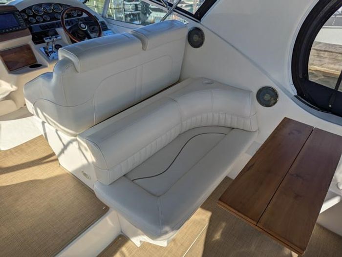 2000 Cruisers Yachts 3375 Photo 23 sur 93