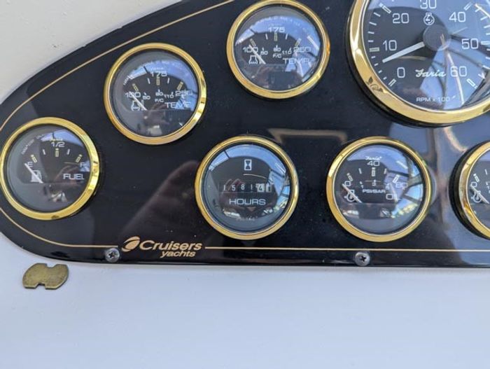 2000 Cruisers Yachts 3375 Photo 37 sur 93