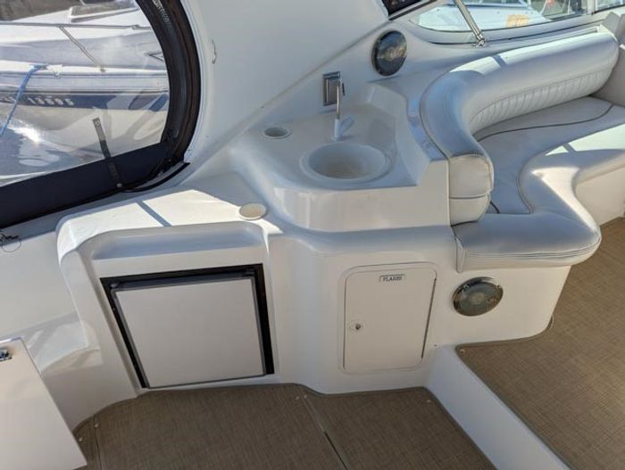2000 Cruisers Yachts 3375 Photo 42 sur 93