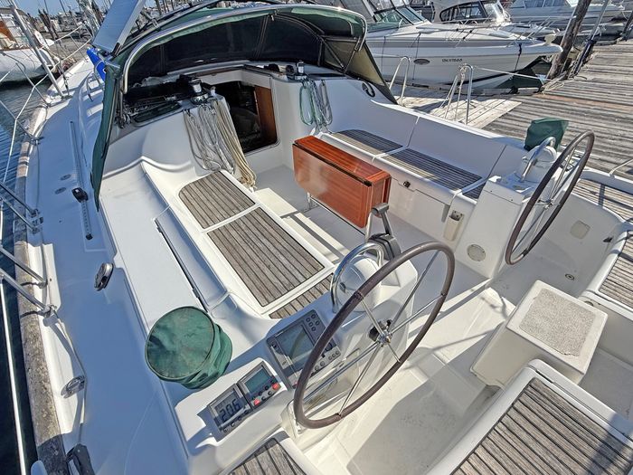 2004 Beneteau 473 Photo 6 sur 37