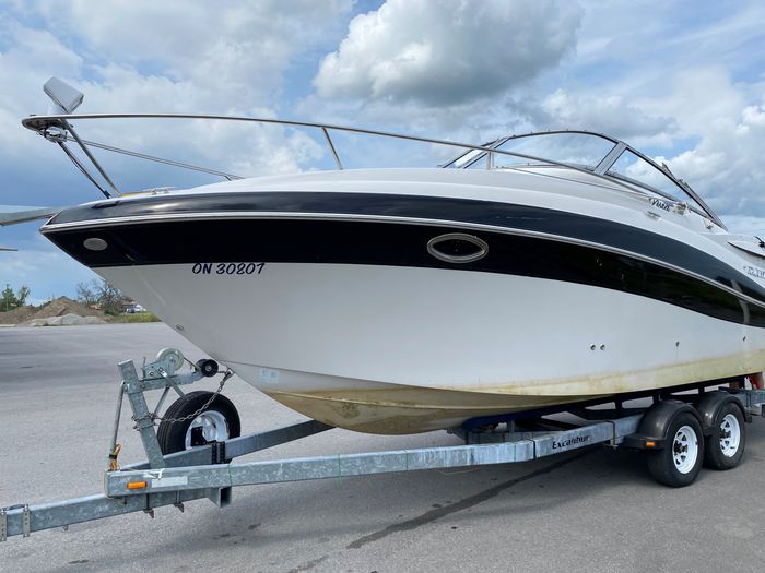 2005 Four Winns 258 Vista MC Photo 4 of 14