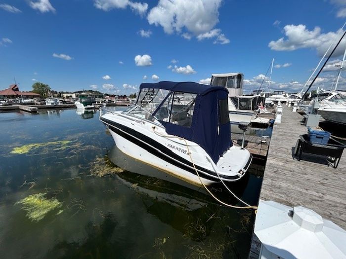 2005 Four Winns 258 Vista MC Photo 1 of 14