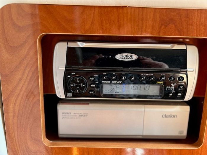 2005 Four Winns 258 Vista MC Photo 12 of 14