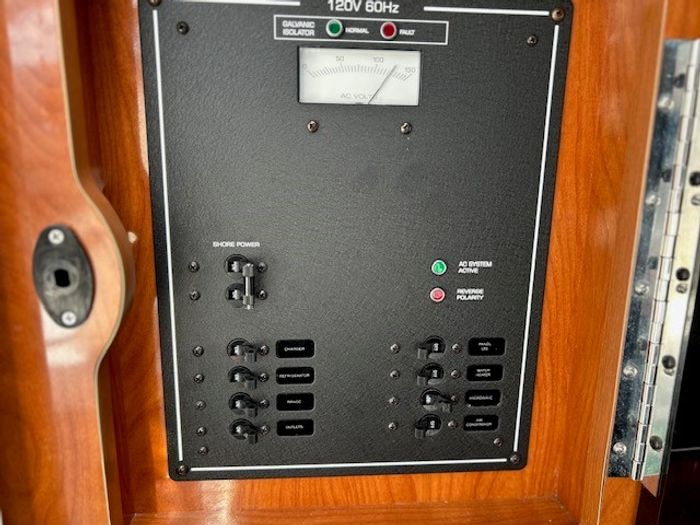 2005 Four Winns 258 Vista MC Photo 11 of 14