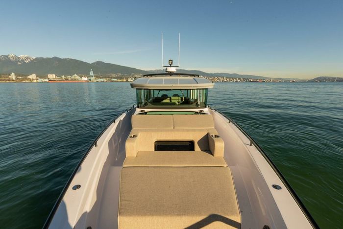 2026 Axopar 37XC Cross Cabin Photo 11 of 26