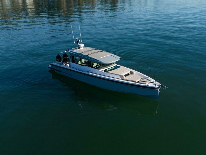 2026 Axopar 37XC Cross Cabin Photo 8 of 26