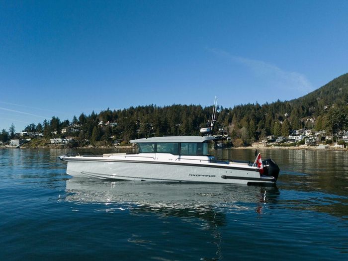 2026 Axopar 37XC Cross Cabin Photo 4 of 26