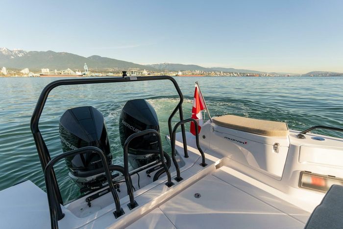 2026 Axopar 37XC Cross Cabin Photo 14 of 26