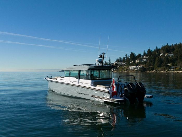 2026 Axopar 37XC Cross Cabin Photo 5 of 26