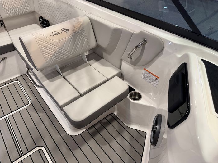 2026 Sea Ray SDX 230 Photo 13 sur 16